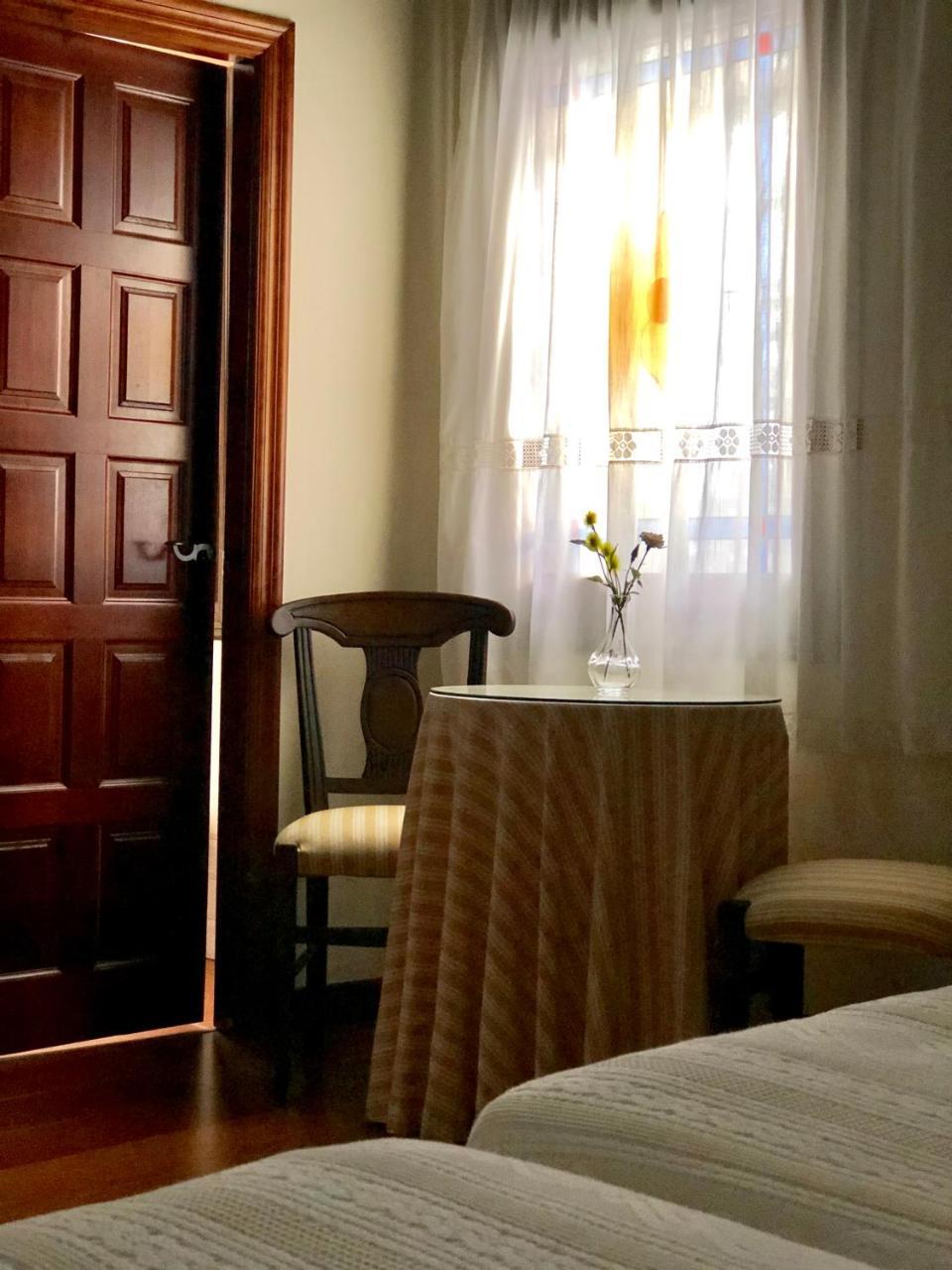 Hotel Rey Chindasvinto Covarrubias Eksteriør billede